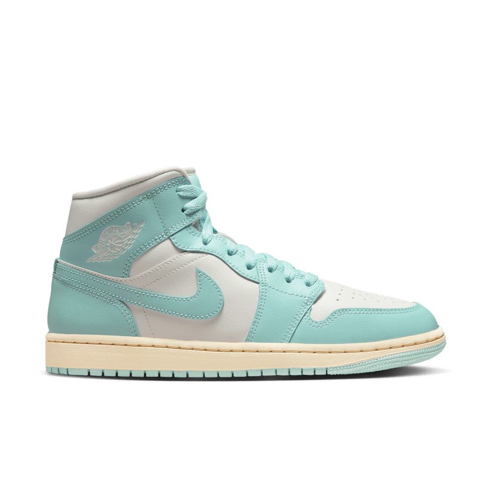 Air jordan 1 light blue and white sales