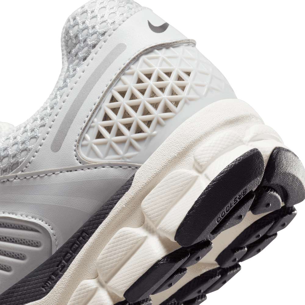 W Air Zoom Vomero 5 'Photon Dust Metallic Silver'
