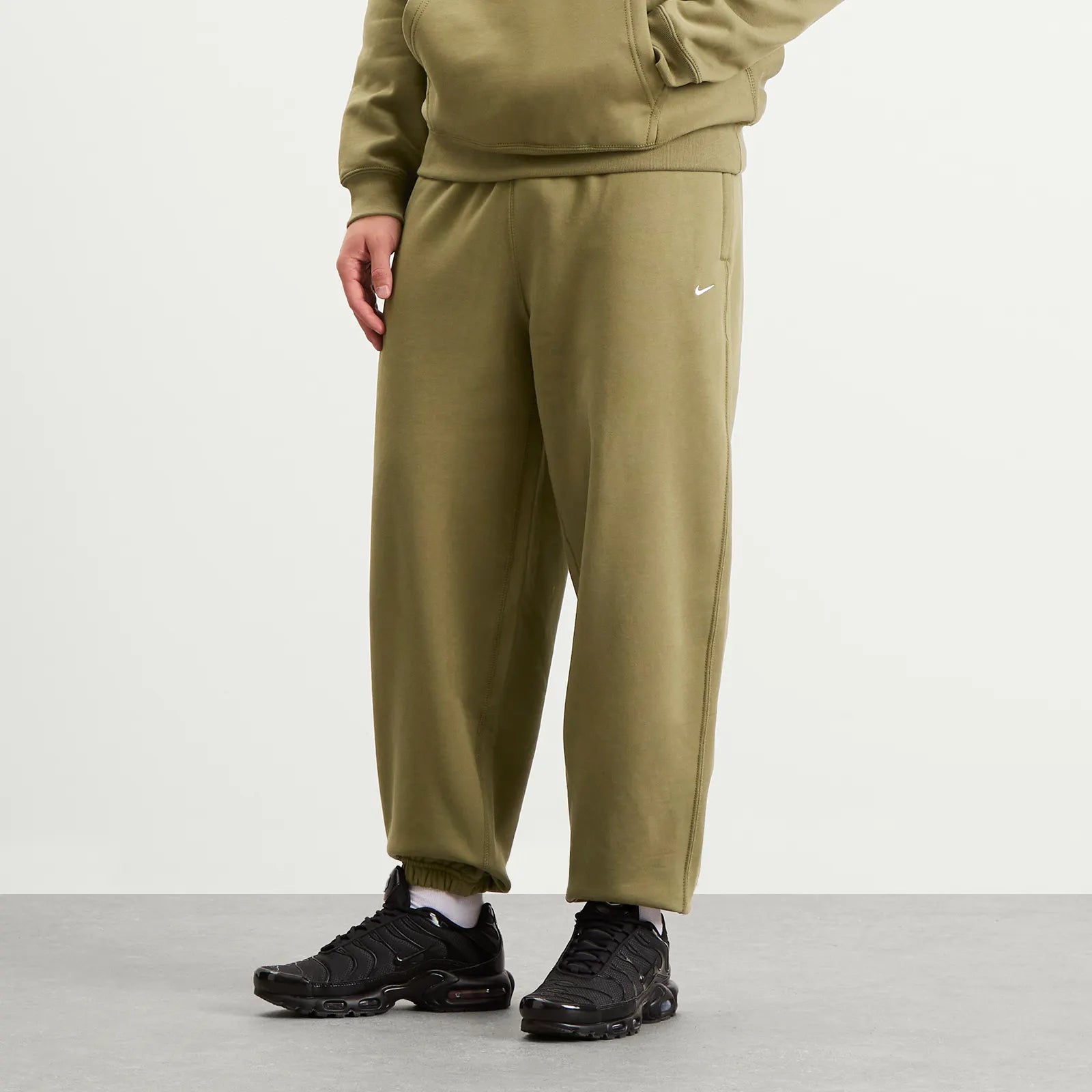 Solo Swoosh Cuffed Sweatpants 'Medium Olive'
