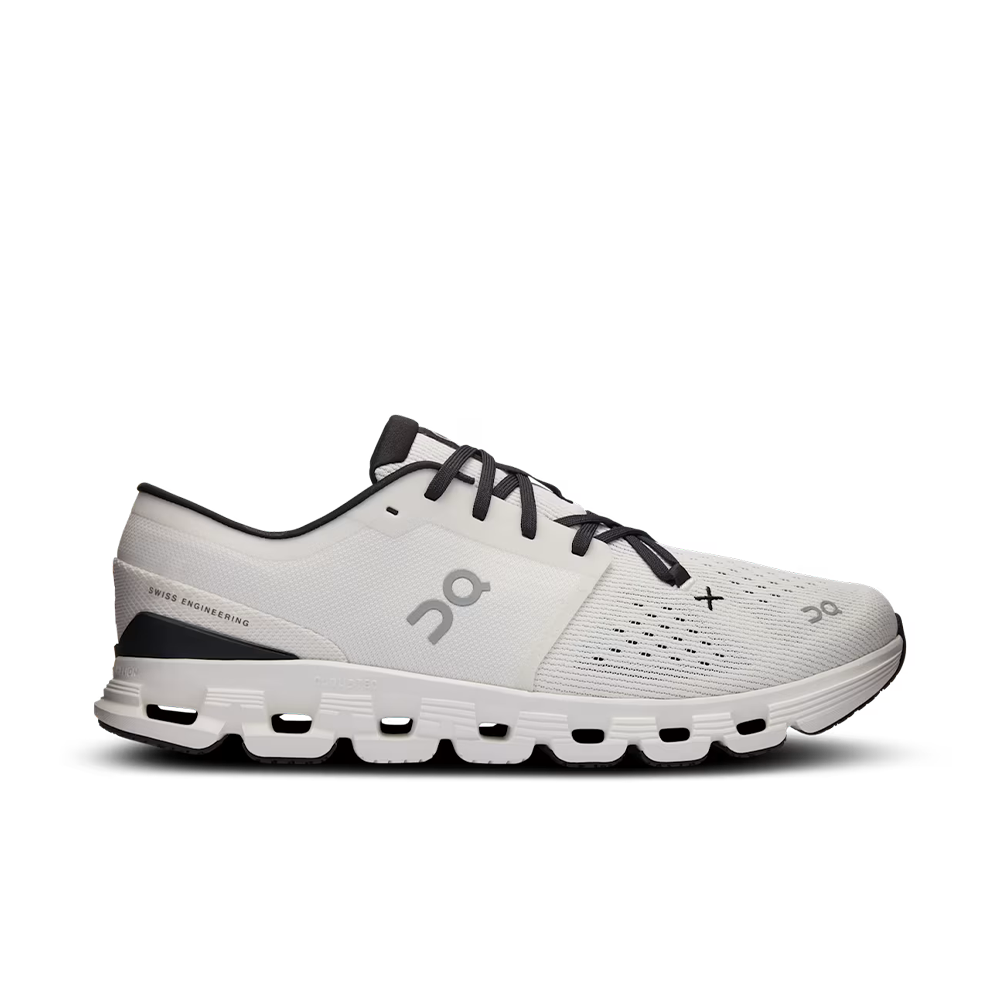 Cloud X 4 'Ivory | Black'