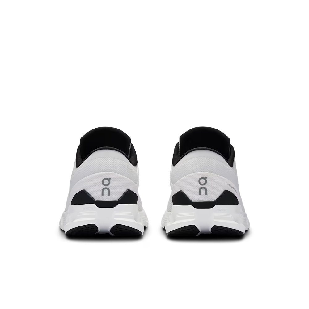 Cloud X 4 'Ivory | Black'