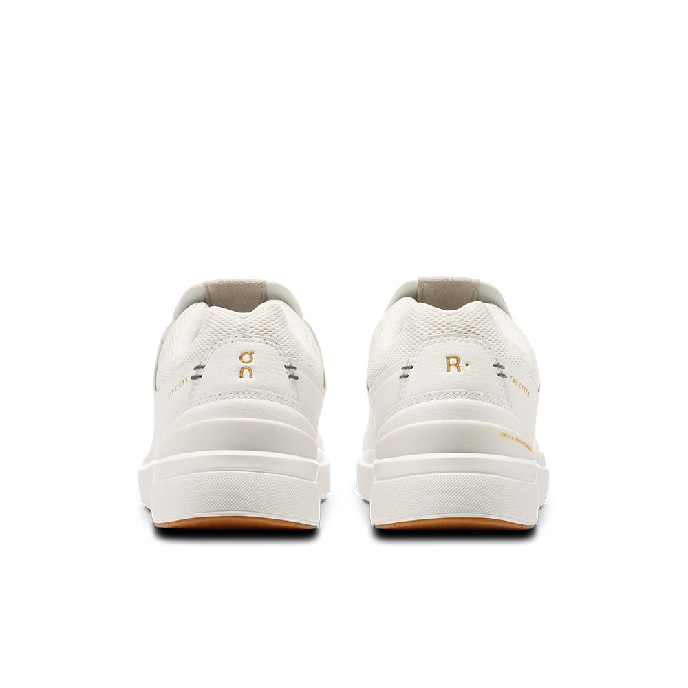 W The ROGER Centre Court 'White Gum'