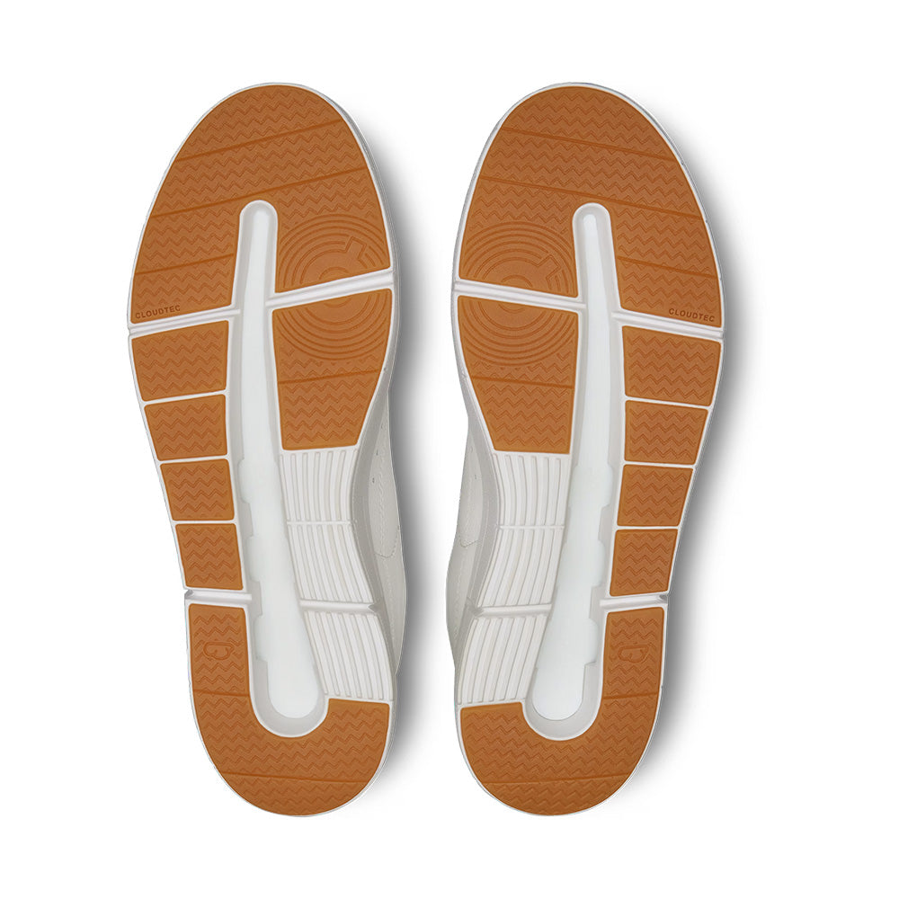 W The ROGER Centre Court 'White Gum'