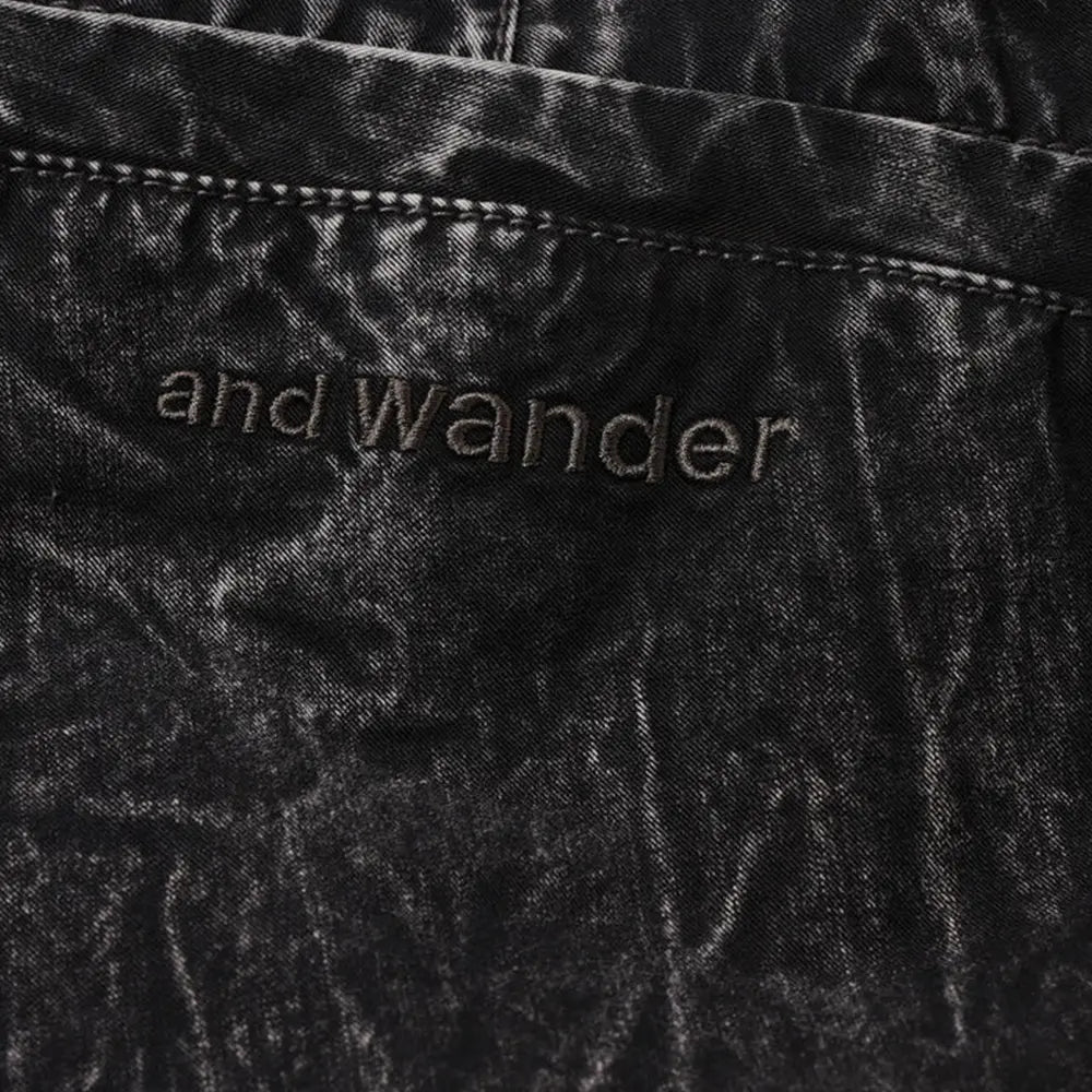 W Bleach twill wide pants 'Black'