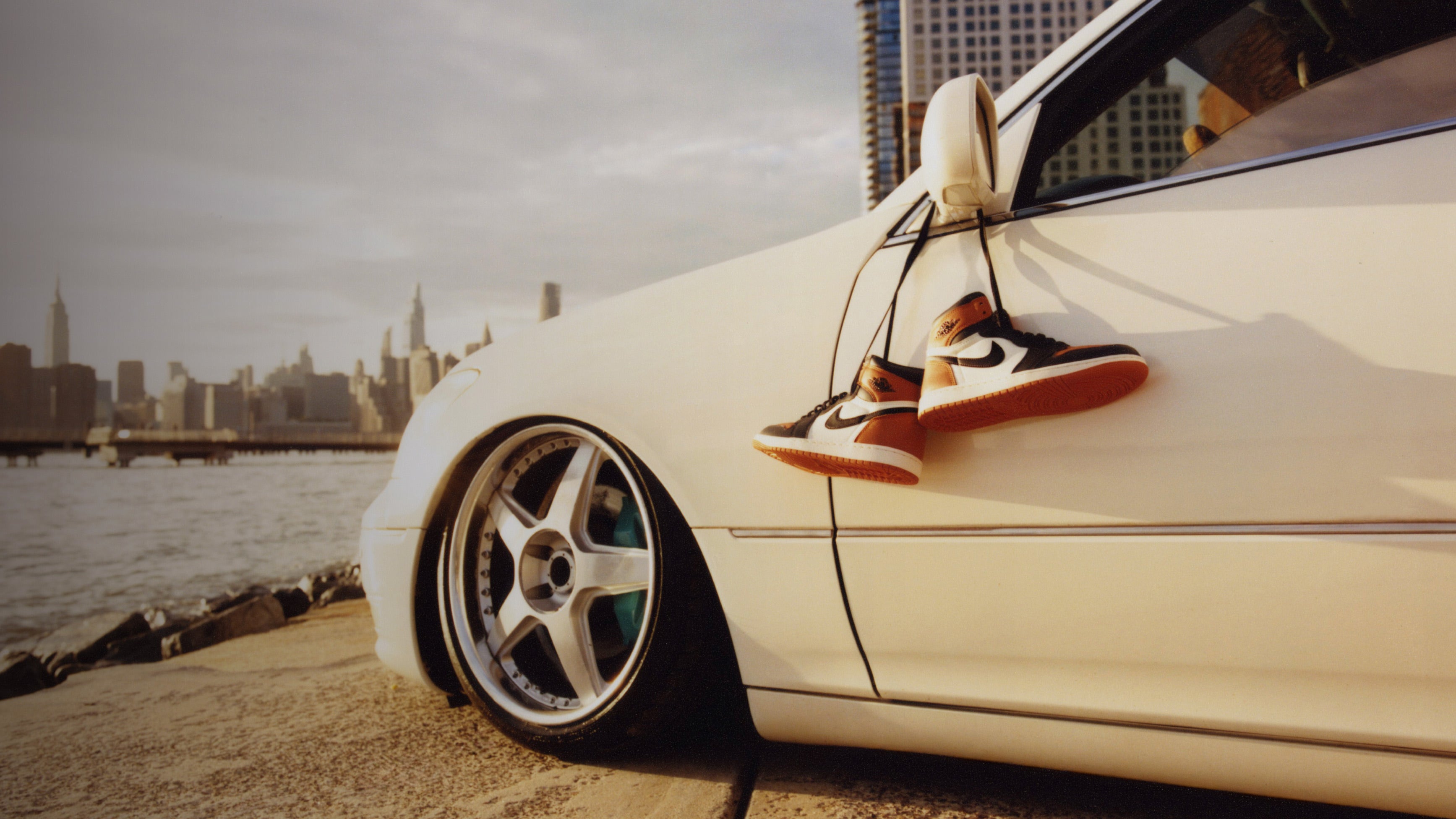slider image slider_item_h4q9yH