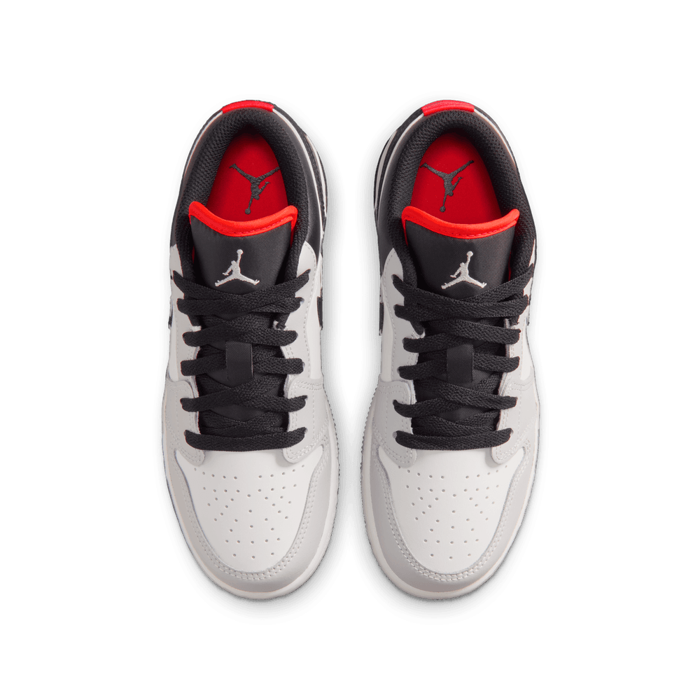 Air Jordan 1 Low GS 'Black Summit White Infrared' – TAKOUT® Air Jordan 1 Low GS 'Black Summit White Infrared' – TAKOUT®