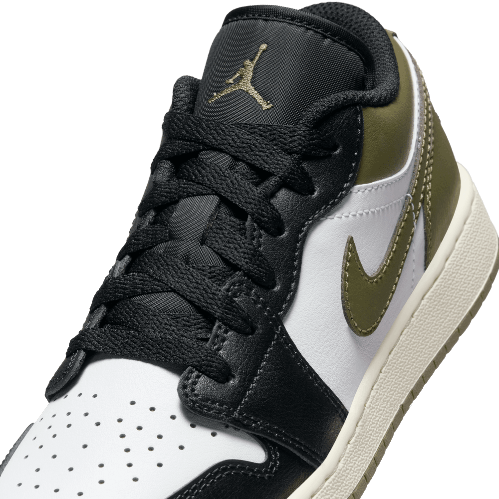 Jordan low gold toe on sale