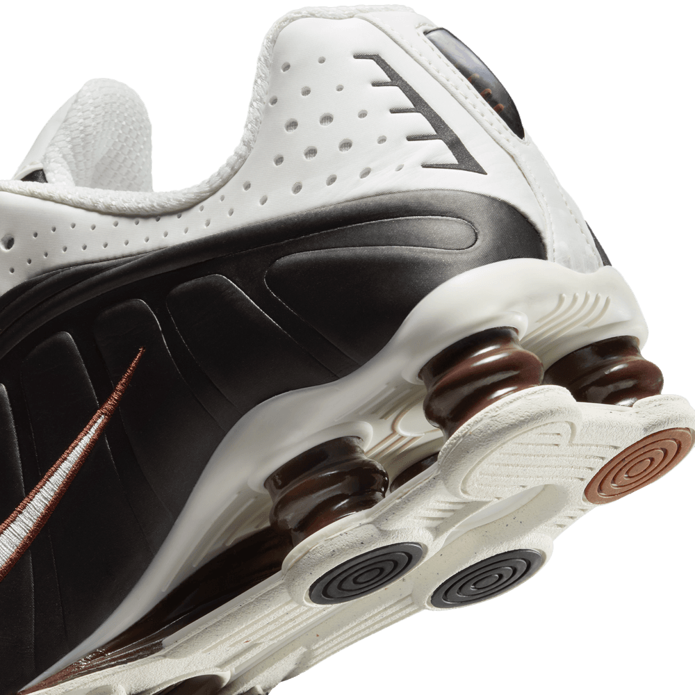 W Shox R4 'Sail Fauna Brown'
