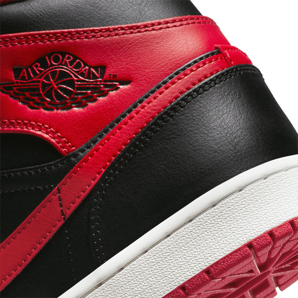 Air Jordan 1 Mid 'Alternate Bred'