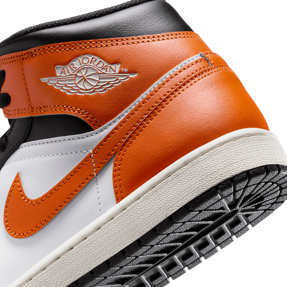 Air Jordan 1 Mid 'Orange Black Toe'