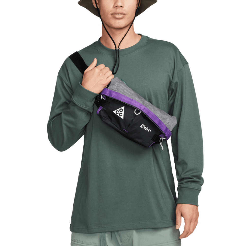 フィットネスバッグ Nike ACG Icen Fanny Pack 3L Nike ACG Aysén Fanny Pack (3L) 'Black/Cool Grey' – TĀKOUT NY
