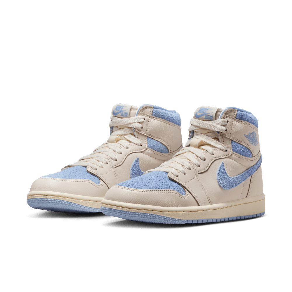 W Air Jordan 1 Retro High OG 'Pale Ivory Pyschic Blue'