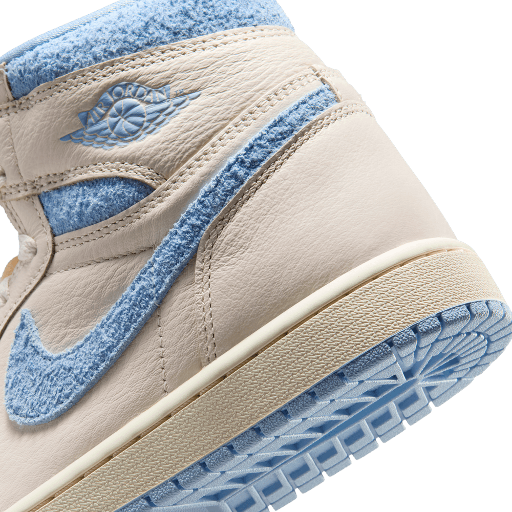 W Air Jordan 1 Retro High OG 'Pale Ivory Pyschic Blue'