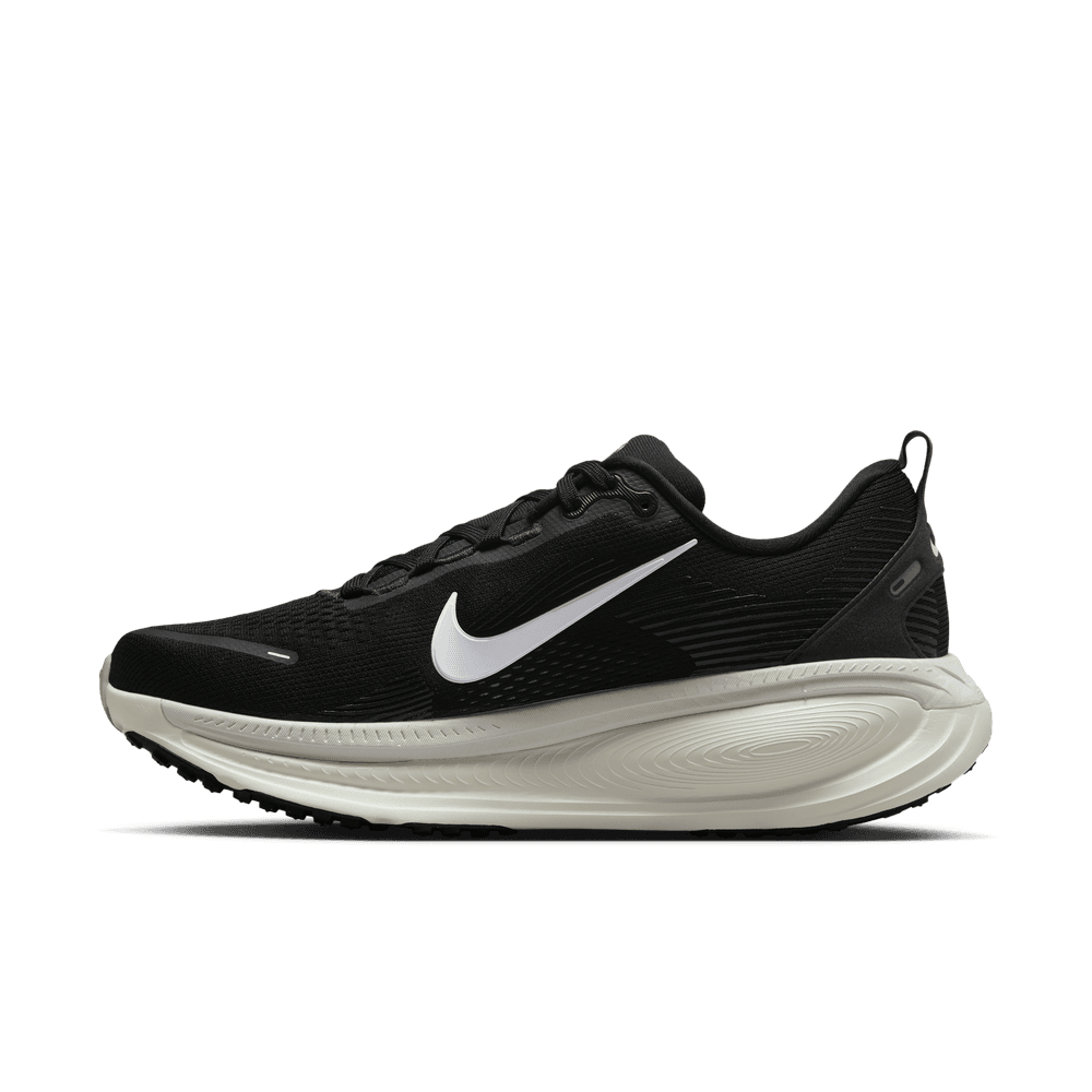 Vomero 18 'Black Coconut Milk'