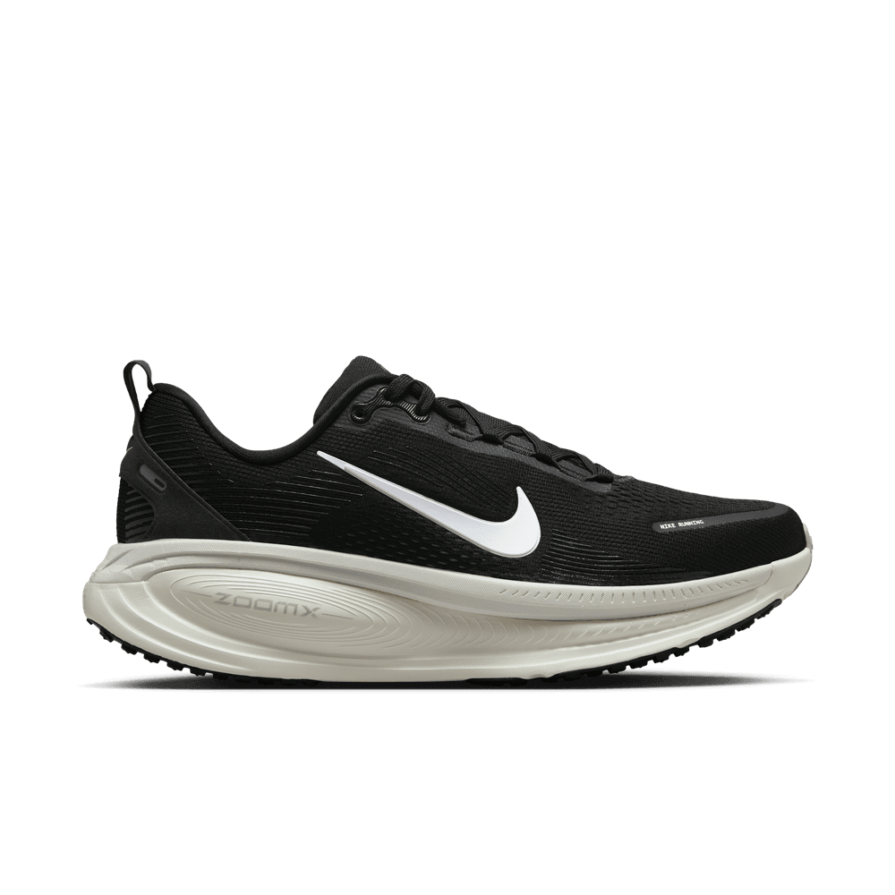 Vomero 18 'Black Coconut Milk'