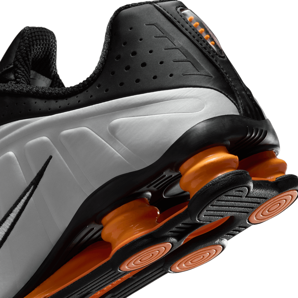 Shox R4 'Bright Mandarin'