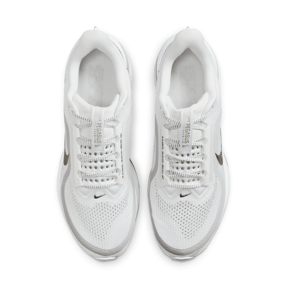 Pegasus Premium 'White Metallic Silver'