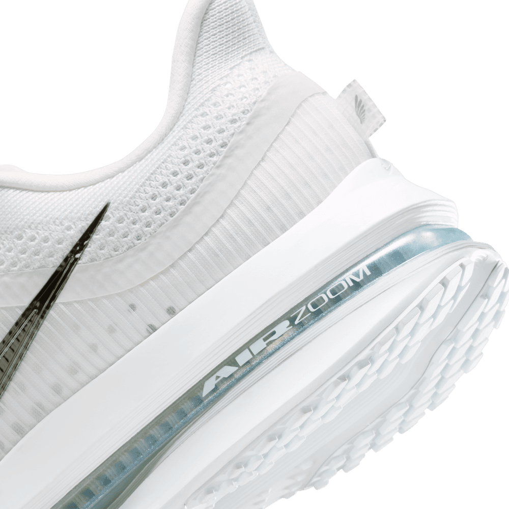 Pegasus Premium 'White Metallic Silver'