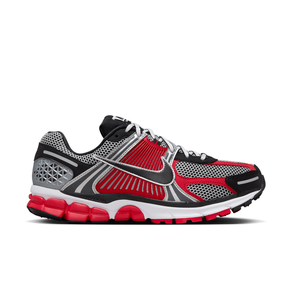 Zoom Vomero 5 'Metallic Silver University Red'