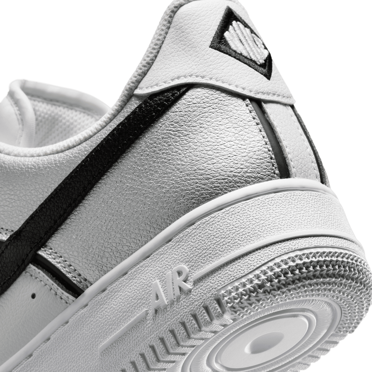 Air Force 1 '07 LV8 Sport 'Metallic Silver Black'