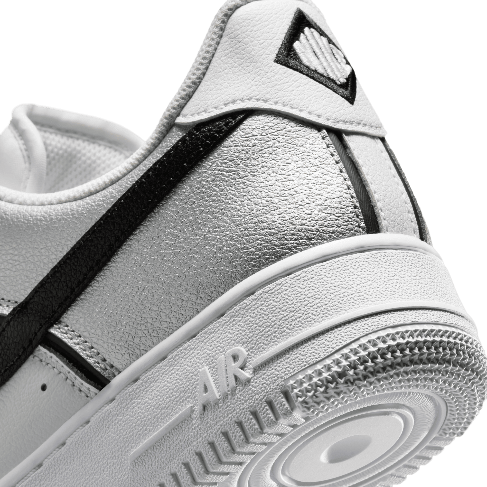 Air Force 1 '07 LV8 Sport 'Metallic Silver Black'