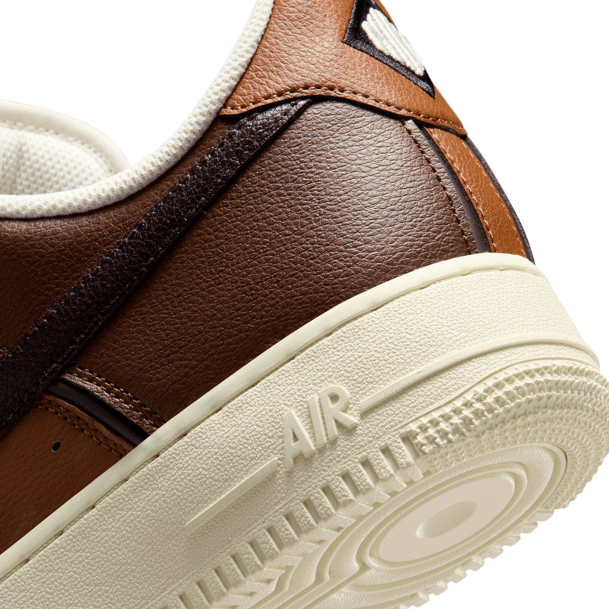 Air Force 1 '07 LV8 'Cacao Wow Velvet Brown'