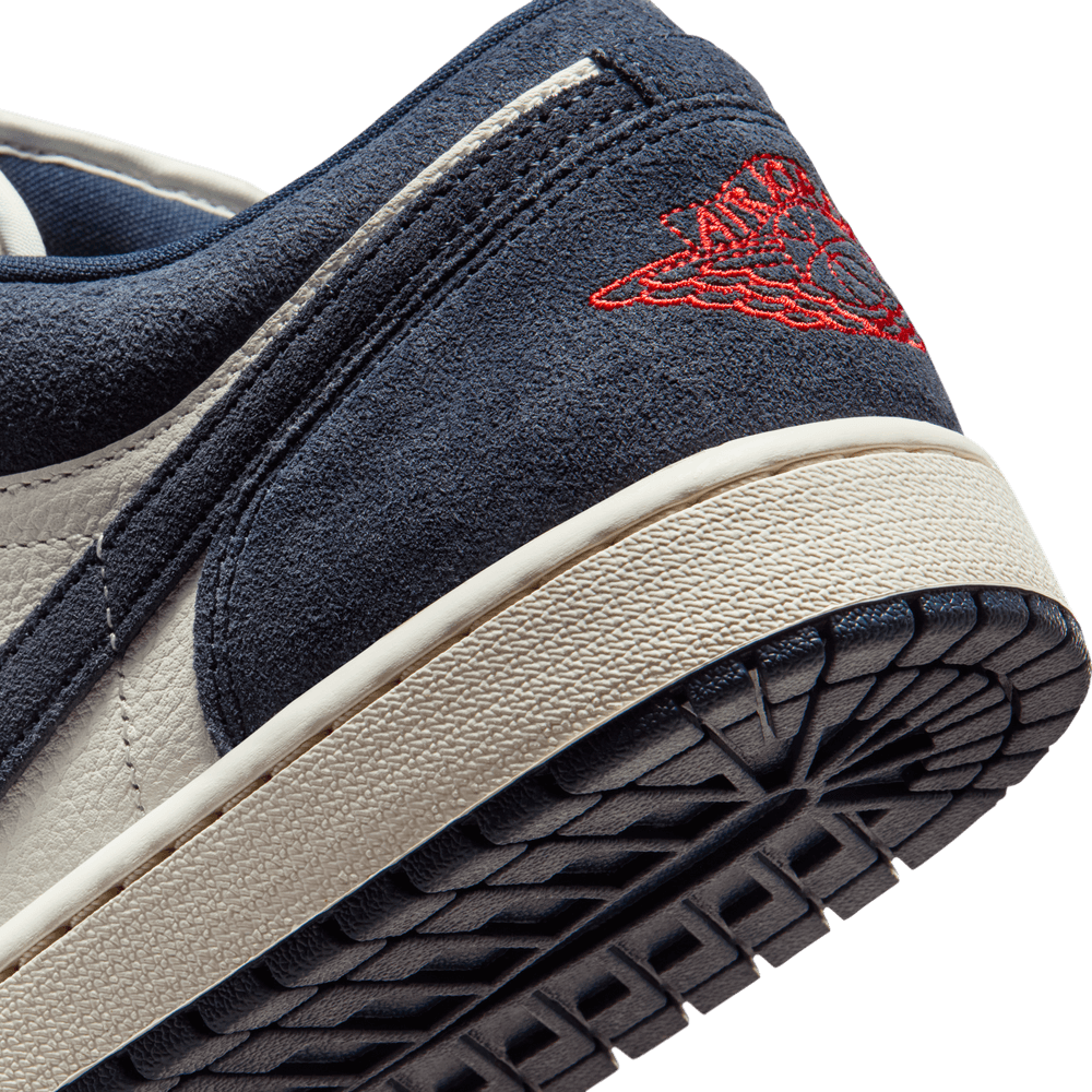 Air Jordan 1 Low SE 'Obsidian Suede'