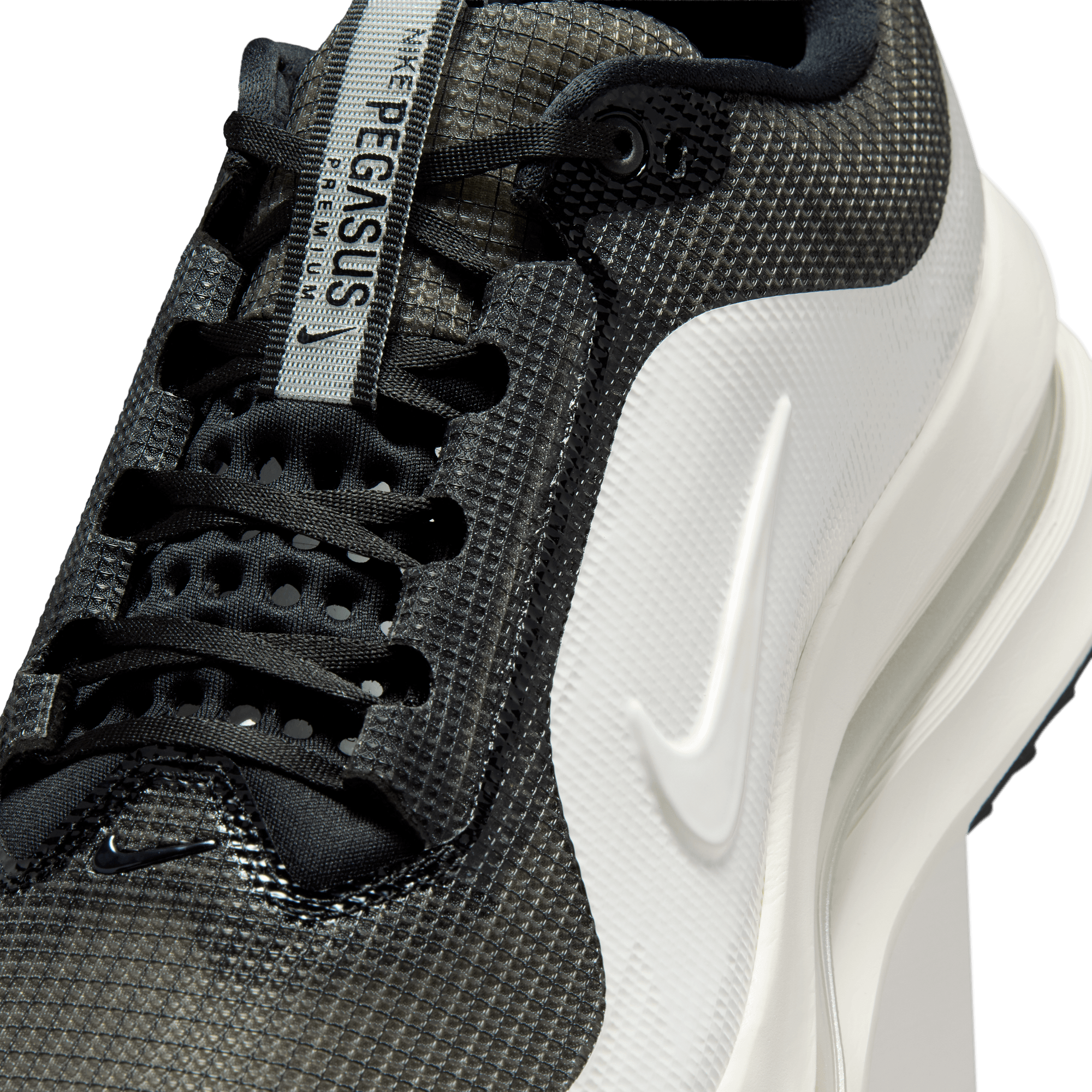 Pegasus Premium SP 'Black White'