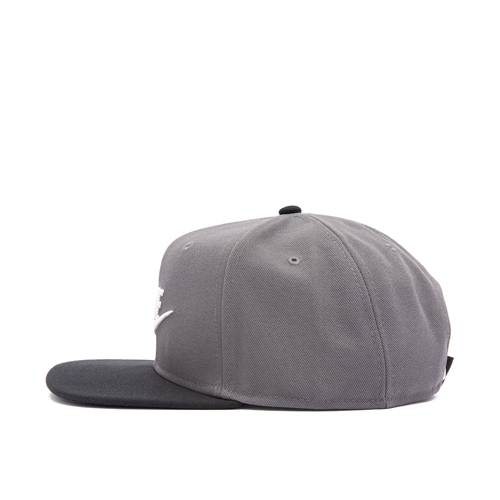 Dri-FIT Pro Structured Futura Cap 'Iron Grey/White'