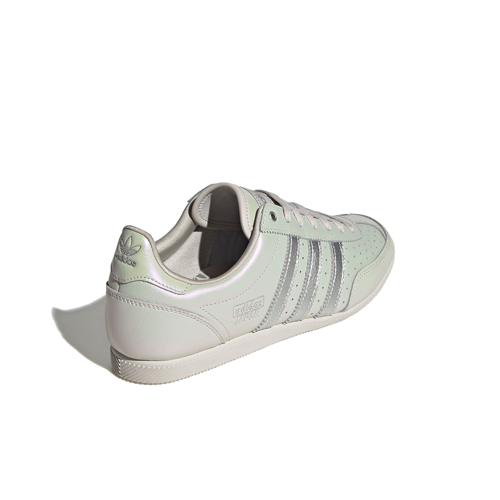 W Japan 'Grey One Chalk Pearl'