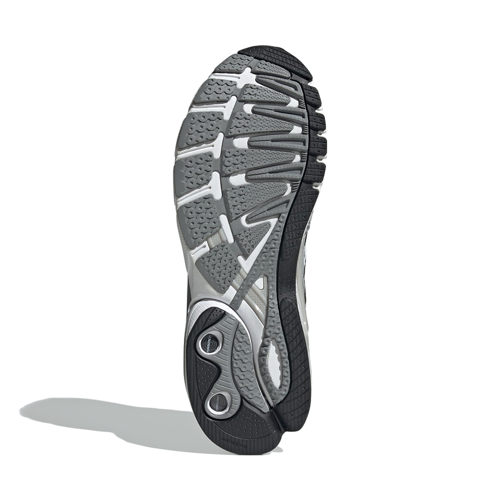 Adistar Control 5 'Grey Three Core Black'