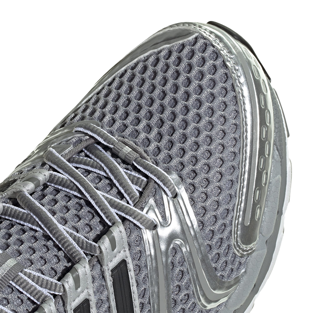 Adistar Control 5 'Grey Three Core Black'