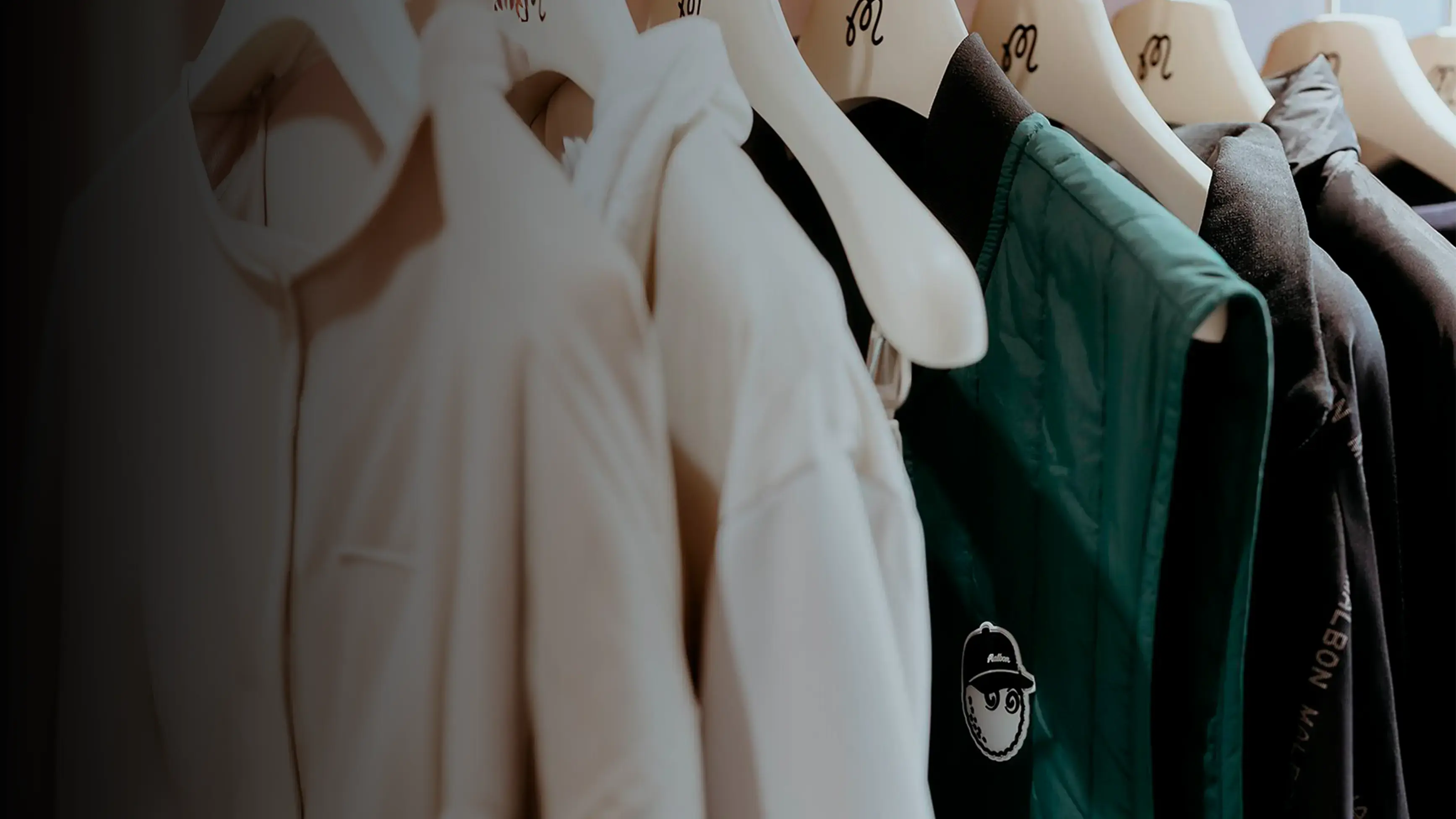 slider image slider_item_UNCAyG