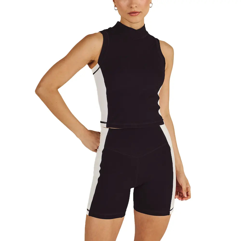 W Etta Short 'Black'