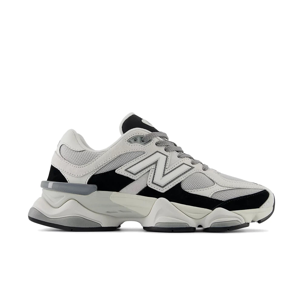 9060 v1 'Black Reflection'