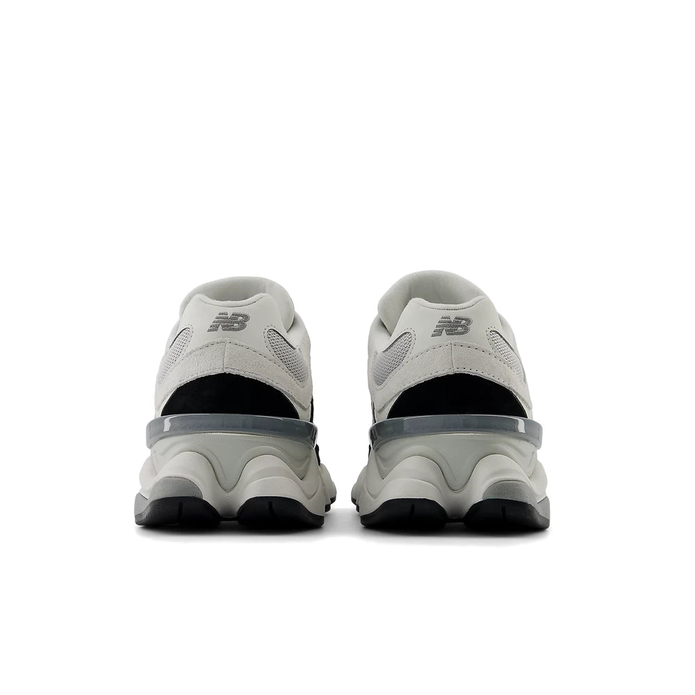 9060 v1 'Black Reflection'