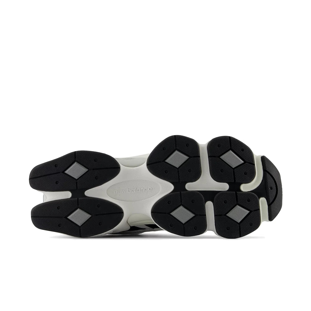 9060 v1 'Black Reflection'